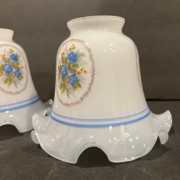 Pair Vintage Milk White Blue Floral Frosted Glass Light Lamp Shade Bell Ruffled - Picture 6 of 11